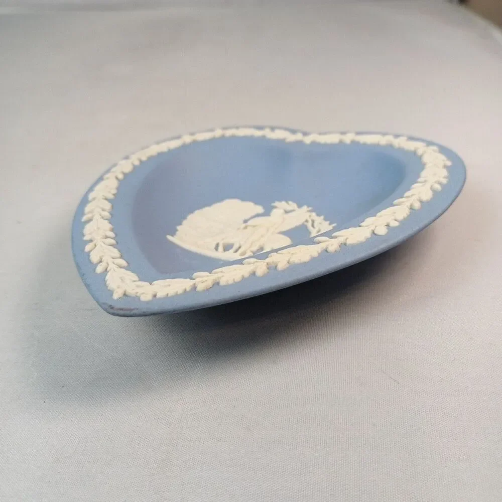 Vintage 1960s Wedgwood Blue Jasperware Heart Shaped Trinket Dish Winged Horse 4